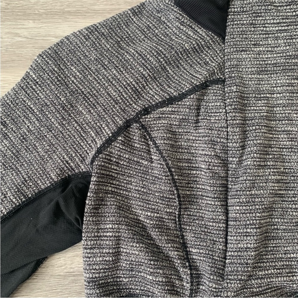 Lululemon Half Zip 🩶🖤🤍 - Picture 3 of 16
